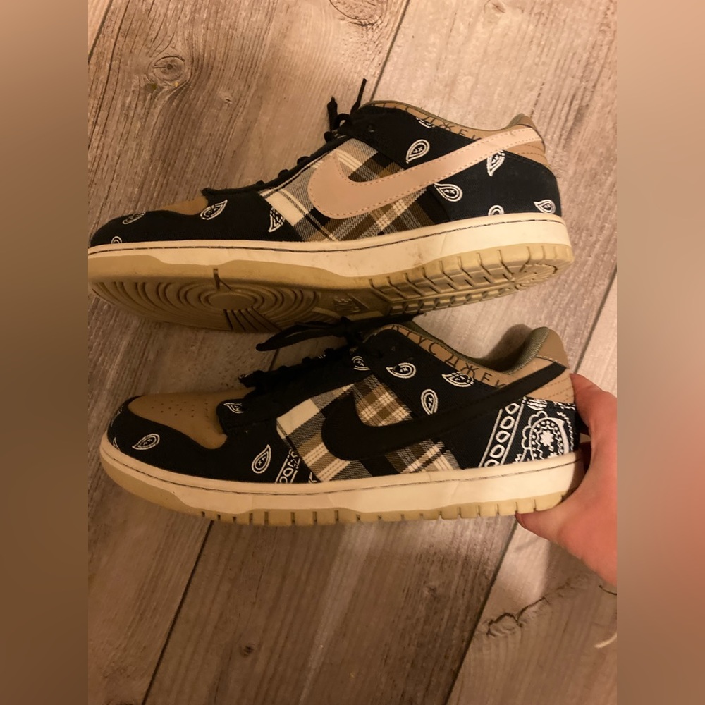 Travis Scott bandana shoes